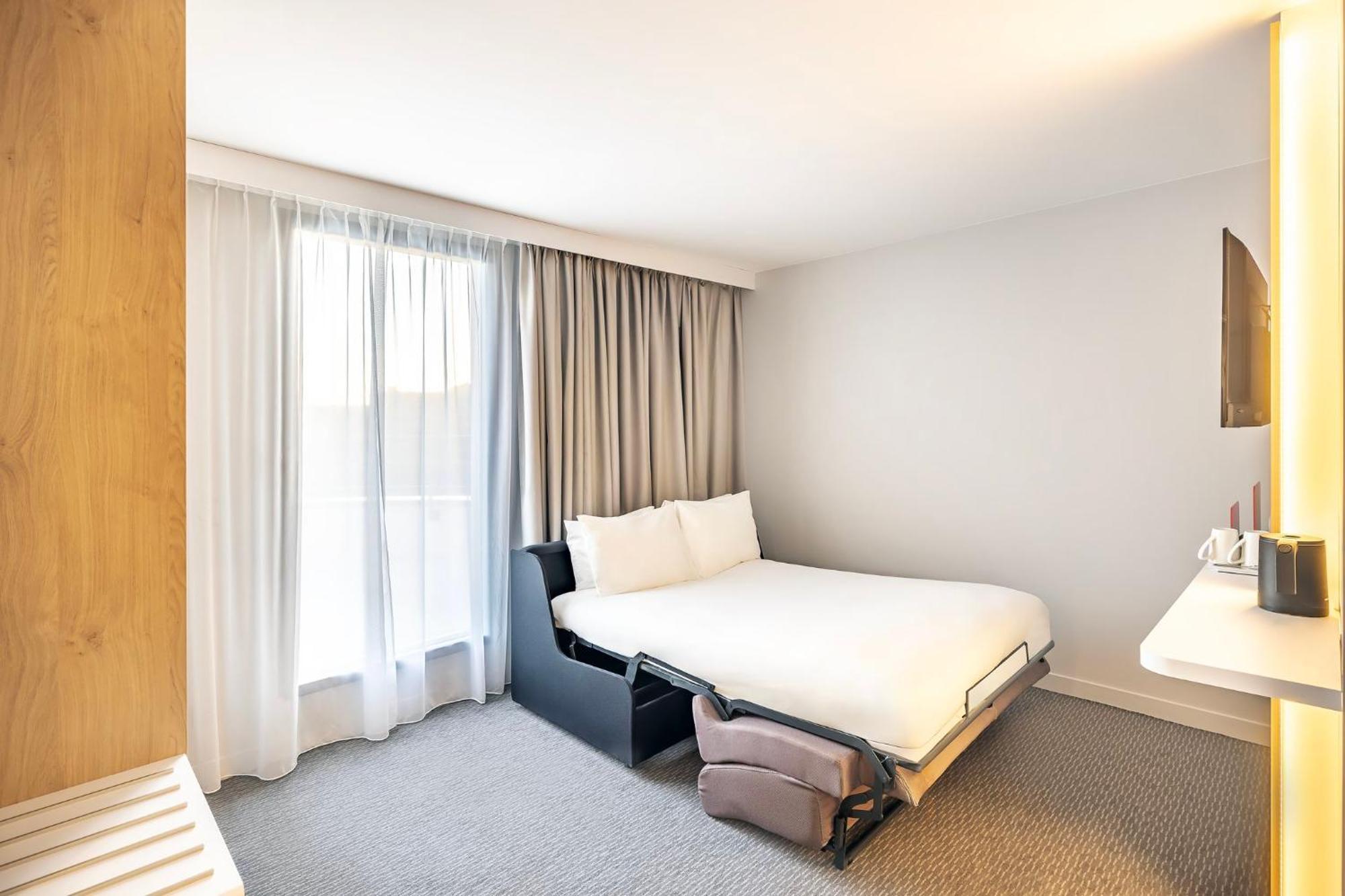 Holiday Inn Express Paris - Poissy By Ihg 外观 照片