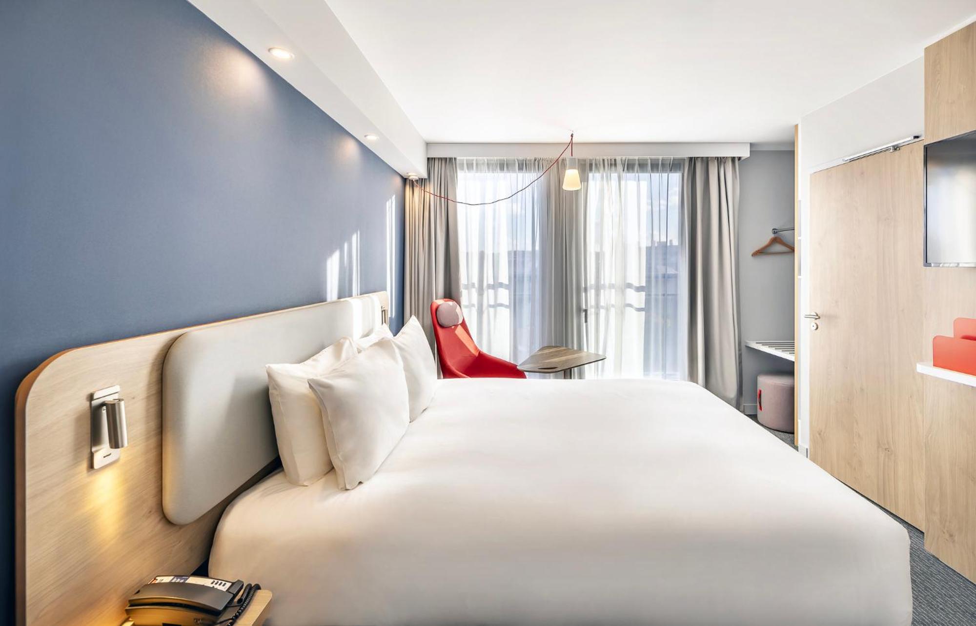 Holiday Inn Express Paris - Poissy By Ihg 外观 照片